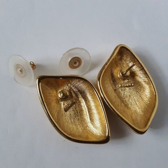 Vintage Monet Gold Tone Cream Anamel Earrings - Picture 3 of 10